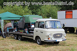 Barkas B 1000 Abschleppwagen mit Trabant 601 Kübel